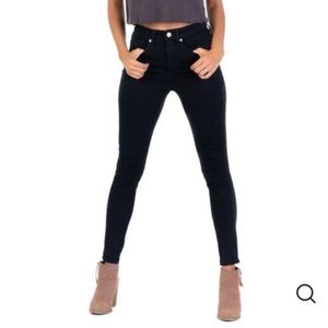 NWOT Revtown High Rise Skinny Jeans in Jet Black